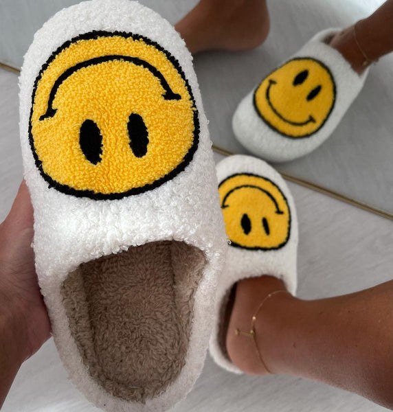 Lilipretty Smiley plush slippers