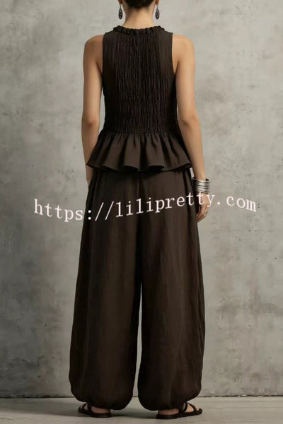 Retro-style pleated sleeveless top and wide-leg pants set