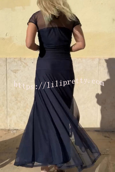 Chic Illusion Yoke Short Sleeve Flowy Long Dress