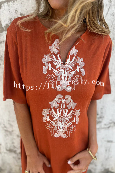 Embroidered Pattern V-neck Short-sleeved Loose Midi Dress