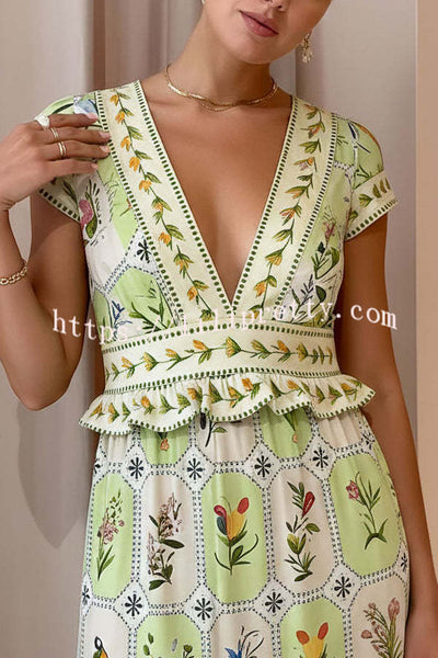 Botanical Floral Print V-neck Short-sleeved Backless Vacation Maxi Dress