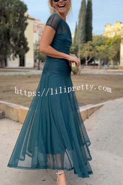 Chic Illusion Yoke Short Sleeve Flowy Long Dress