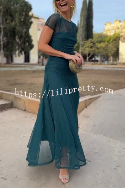 Chic Illusion Yoke Short Sleeve Flowy Long Dress