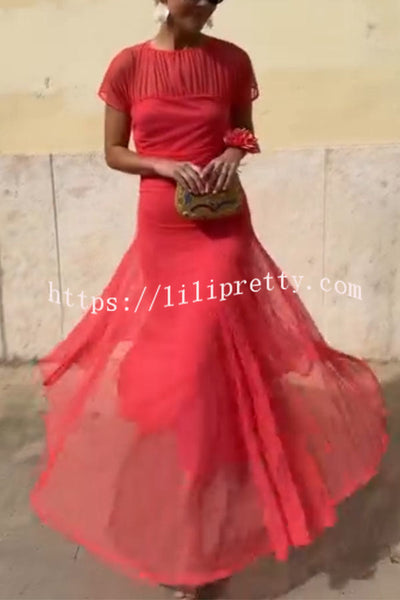 Chic Illusion Yoke Short Sleeve Flowy Long Dress