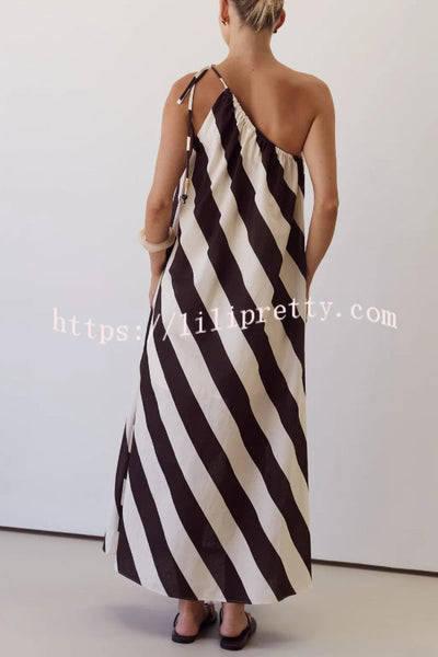 Fashionable Striped Print Loose One-shoulder Tie Vacation Maxi Dress