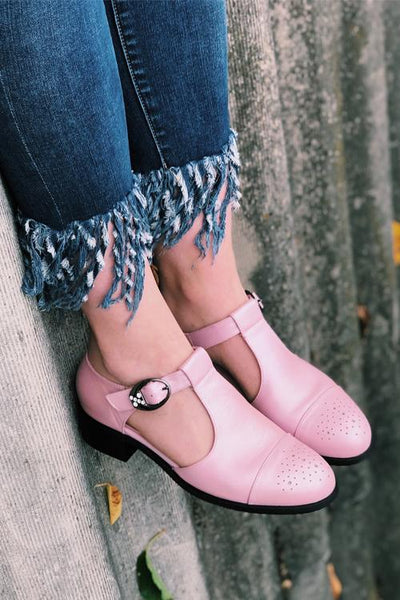 Low Heel Hollow Pumps